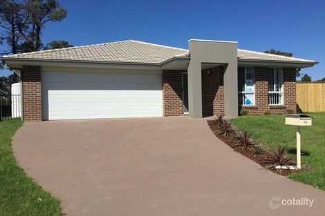 Property photo of 19 Birkdale Boulevard Cessnock NSW 2325