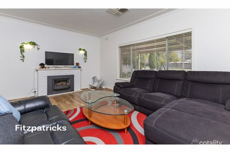 Property photo of 65 White Avenue Kooringal NSW 2650