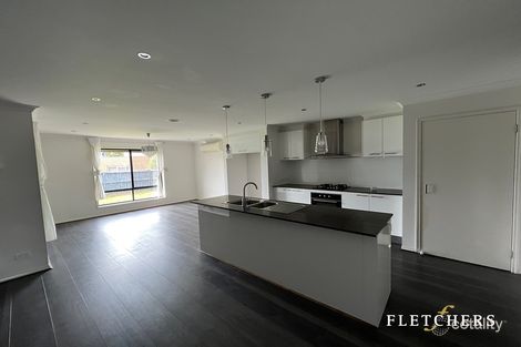 Property photo of 23 Mariposa Grove Cranbourne VIC 3977