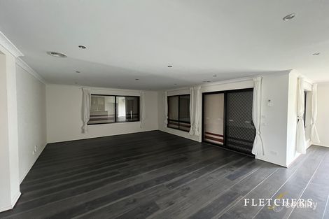 Property photo of 23 Mariposa Grove Cranbourne VIC 3977