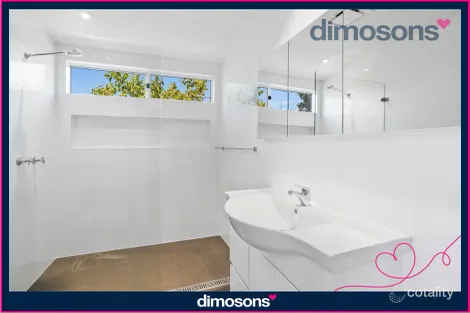 Property photo of 1 Weringa Avenue Lake Heights NSW 2502