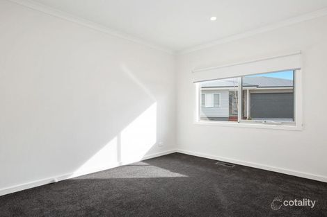 Property photo of 10/17 Blackwood Place Rosebud VIC 3939