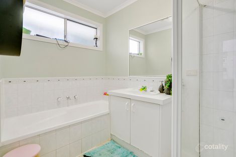 Property photo of 34 Oberon Drive Carrum Downs VIC 3201