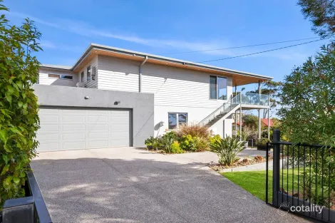Property photo of 12 Chunar Grove McCrae VIC 3938