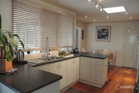 Property photo of 8 Gareth Court Glen Waverley VIC 3150