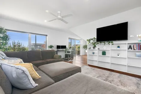 Property photo of 12 Chunar Grove McCrae VIC 3938