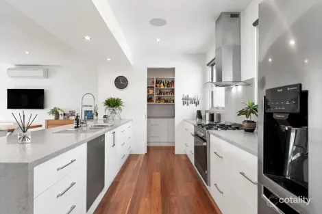 Property photo of 12 Chunar Grove McCrae VIC 3938
