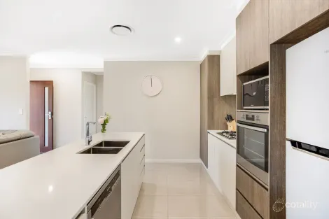 Property photo of 1/41 Hunter Street Centenary Heights QLD 4350
