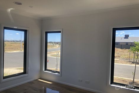Property photo of 77 Butterfly Boulevard Tarneit VIC 3029
