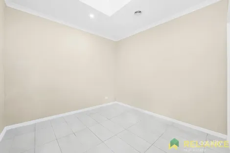 Property photo of 78 Fulham Crescent Thornhill Park VIC 3335