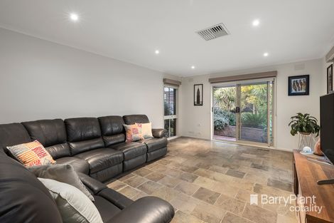 Property photo of 6 Ashbrook Place Mooroolbark VIC 3138