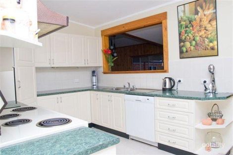 Property photo of 47 Lurnea Crescent Valentine NSW 2280