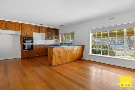 Property photo of 2 McMillan Street Kennington VIC 3550