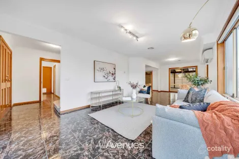 Property photo of 3 Gabriella Court Cranbourne North VIC 3977
