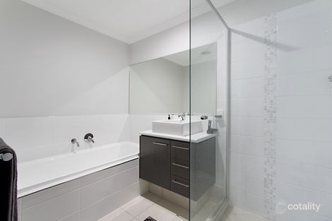 Property photo of 1/17 Rees Court Elanora QLD 4221