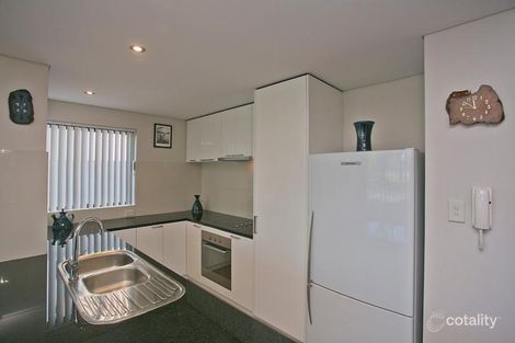 Property photo of 2/124 Mounts Bay Road Perth WA 6000