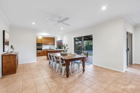 Property photo of 31 Calliandra Place Calamvale QLD 4116