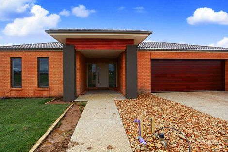 Property photo of 30 Fiorelli Boulevard Cranbourne East VIC 3977