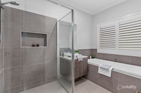 Property photo of 7 Forest Court Helensvale QLD 4212