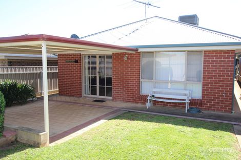 Property photo of 33 Brooks Circuit Woodcroft SA 5162