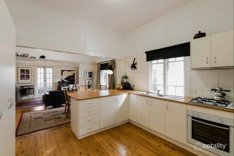 Property photo of 25 Bridge Street Mount Lofty QLD 4350