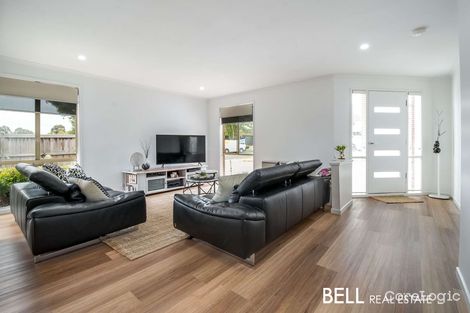 Property photo of 1 Barber Court Berwick VIC 3806