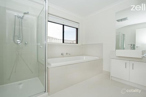 Property photo of 31 Brookfields Mews Lavington NSW 2641