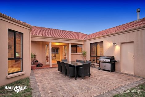 Property photo of 12 Parramatta Walk Craigieburn VIC 3064