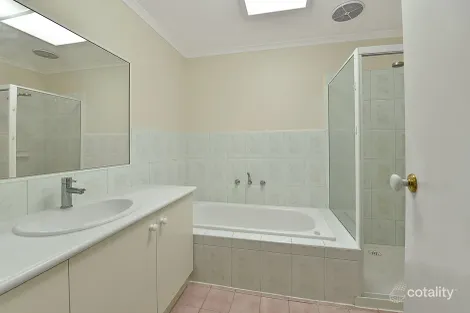 Property photo of 1/22 Talbot Road Strathmore VIC 3041