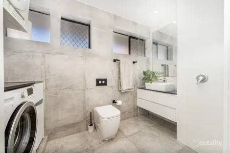 Property photo of 4/21 Messines Crescent Miami QLD 4220