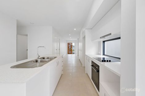 Property photo of 35 Tamborine Crescent Banya QLD 4551