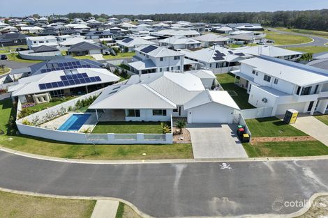 4 Moonagee Cres, Old Bar, NSW 2430