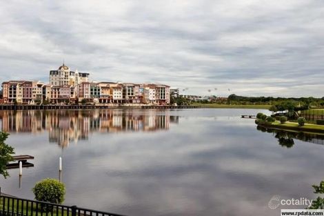 5017 Emerald Island Dr, Carrara, QLD 4211