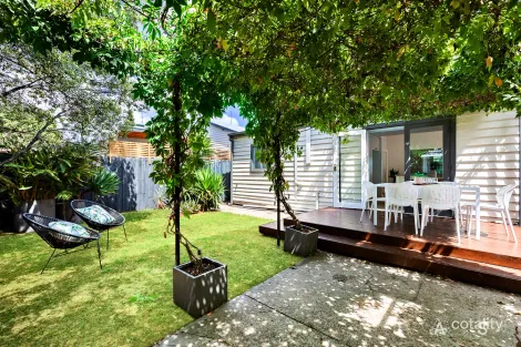 9 Queensville St, Kingsville, VIC 3012