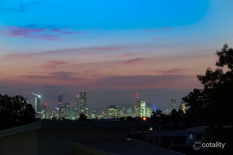 Property photo of 13 Skyline Crescent Carindale QLD 4152