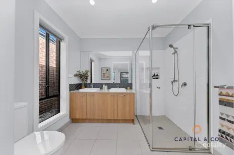 Property photo of 8 Blackberry Street Mickleham VIC 3064