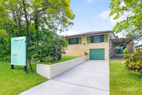 59 Falconer St, Southport, QLD 4215