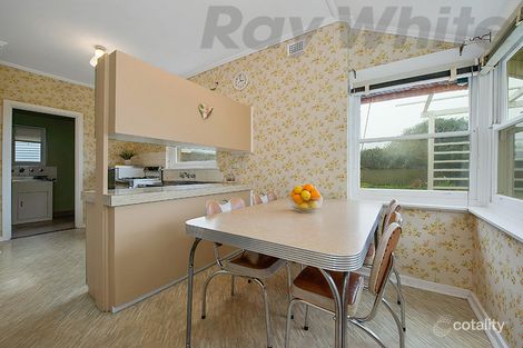 Property photo of 28 Lucerne Grove Findon SA 5023