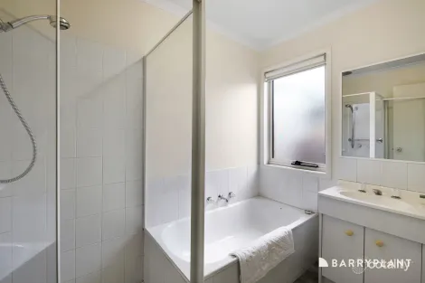 Property photo of 23 William Road Berwick VIC 3806