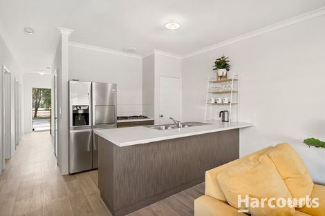 Property photo of 18 Thornbill Crescent Coodanup WA 6210