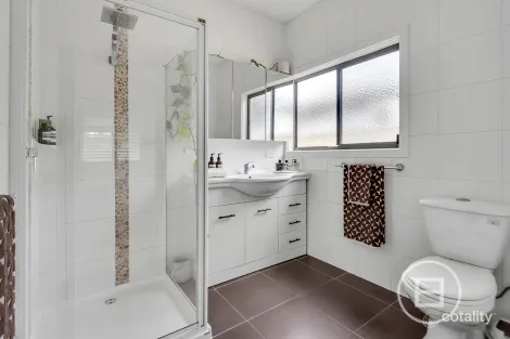 Property photo of 18 Yorkshire Street Pascoe Vale VIC 3044