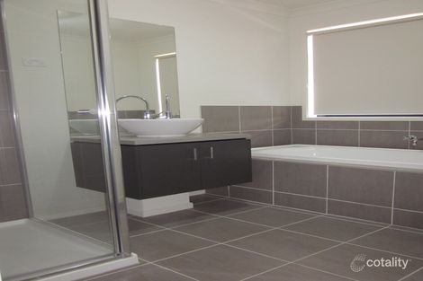 Property photo of 10 Legg Walk Epping VIC 3076