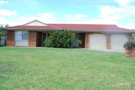 13 Tura Pl, Glenfield Park, NSW 2650