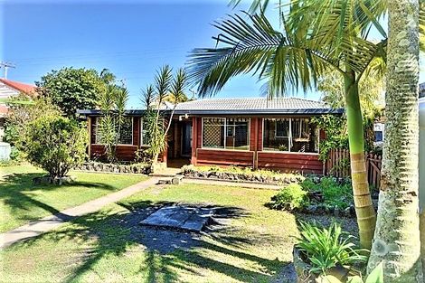 Property photo of 281 Nicklin Way Warana QLD 4575
