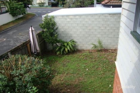 Property photo of 2/35 Addison Street Red Hill QLD 4059