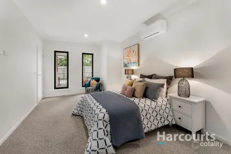 Property photo of 2/5 Nova Street Oakleigh South VIC 3167