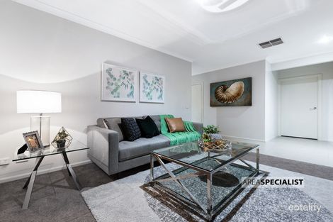 Property photo of 6 Appaloosa Grove Clyde North VIC 3978