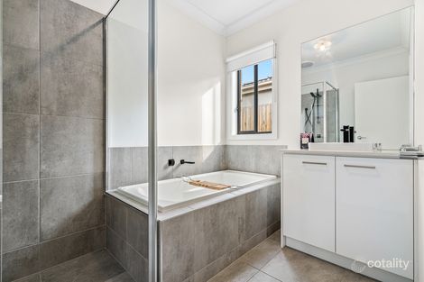 Property photo of 38B Shannahan Drive Bell Park VIC 3215