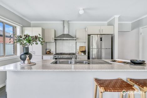Property photo of 18 Elderberry Way Pakenham VIC 3810