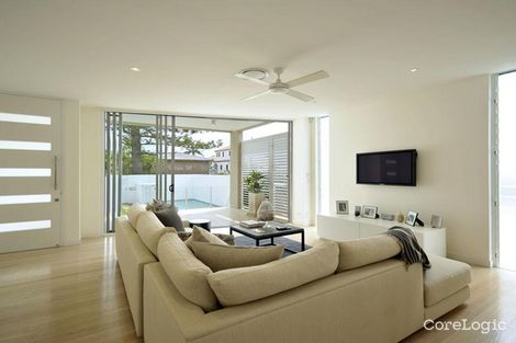 Property photo of 1/32 Seaside Avenue Mermaid Beach QLD 4218